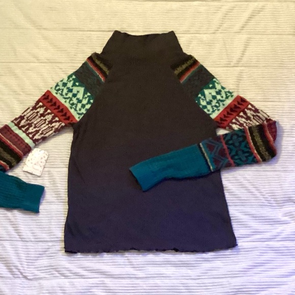 Women’s FREE PEOPLE Prism knitted turtleneck sweater with cuffs NWT/ size XS - Picture 4 of 5